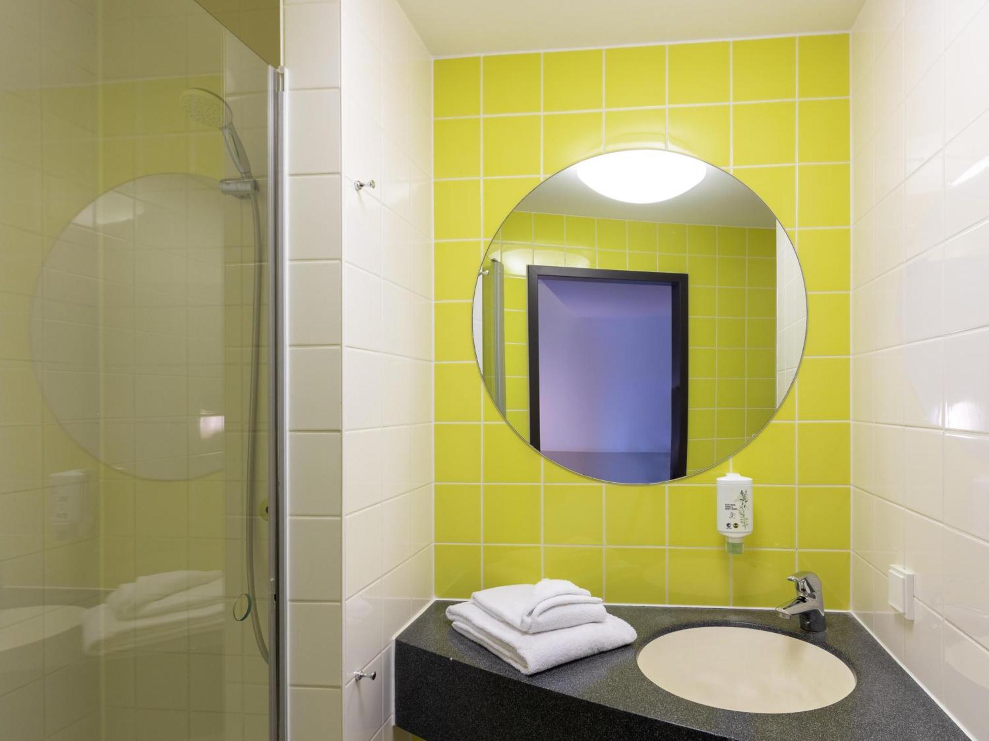 B&B Hotel Oberhausen Am Centro Exteriör bild